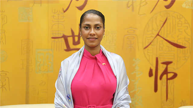 格林纳达美女大使的邀请