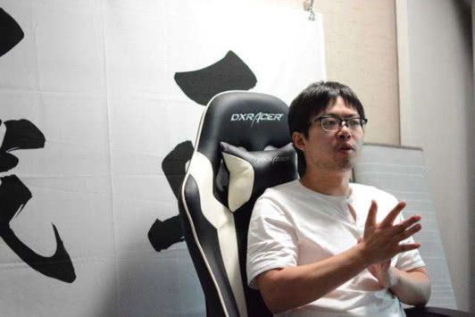 拳师七号居然在微博和自己的老婆比谁头发秃引起粉丝大笑