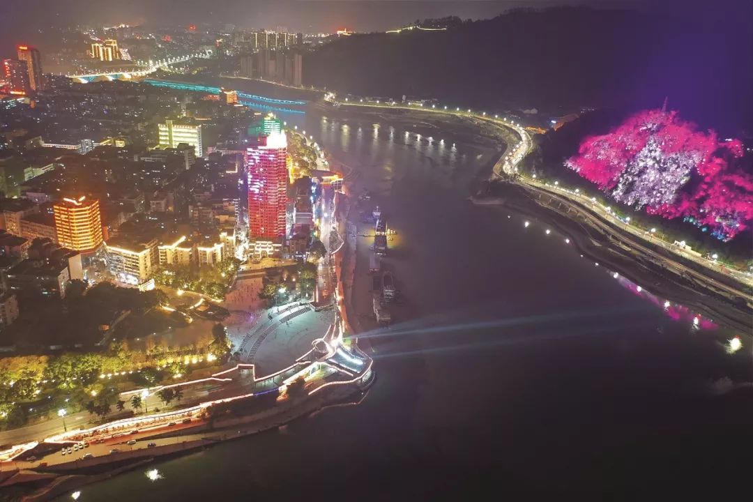 宜宾夜景不如乐山?no,其实是因为这._三江