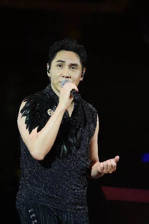 n多份签名礼品等你拿送完即止黄凯芹五光十色巡回演唱会中山站