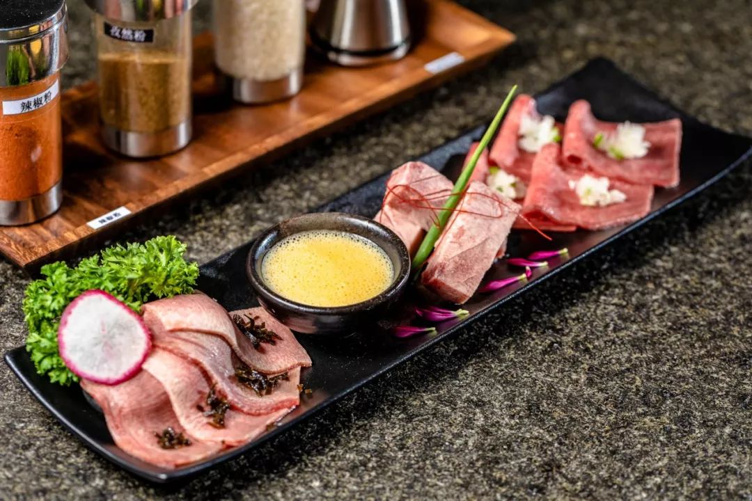 连广州米其林都认证的神级烤肉店m10和牛全程飙汁一直吃一直爽