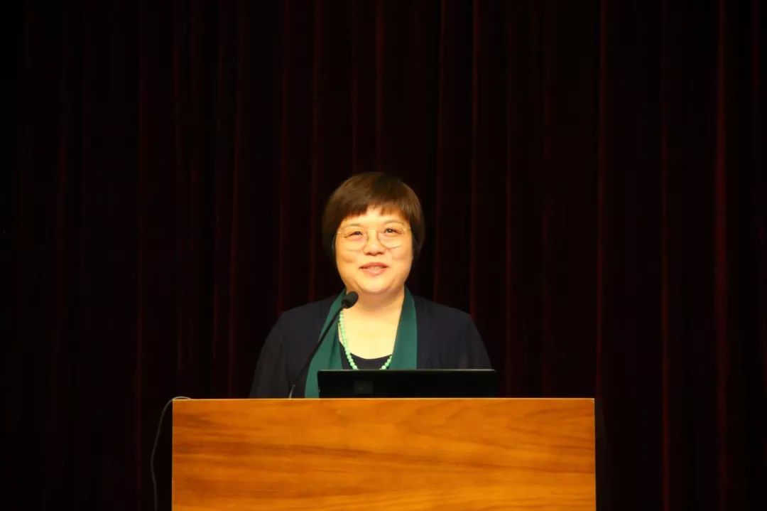 北京师范大学王文静教授以明代王阳明龙场悟道的故事为引,向同学们发