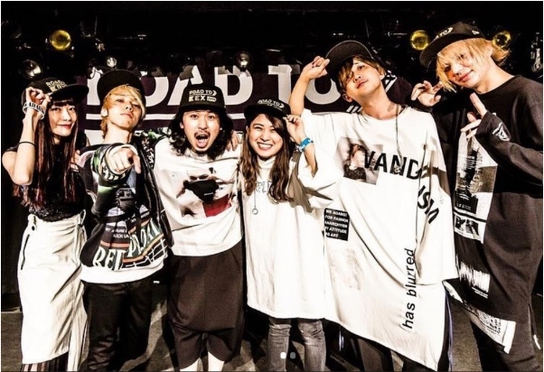 作为一个新生乐队已经我非常了不起了,让我们静候alia火起来的那一天