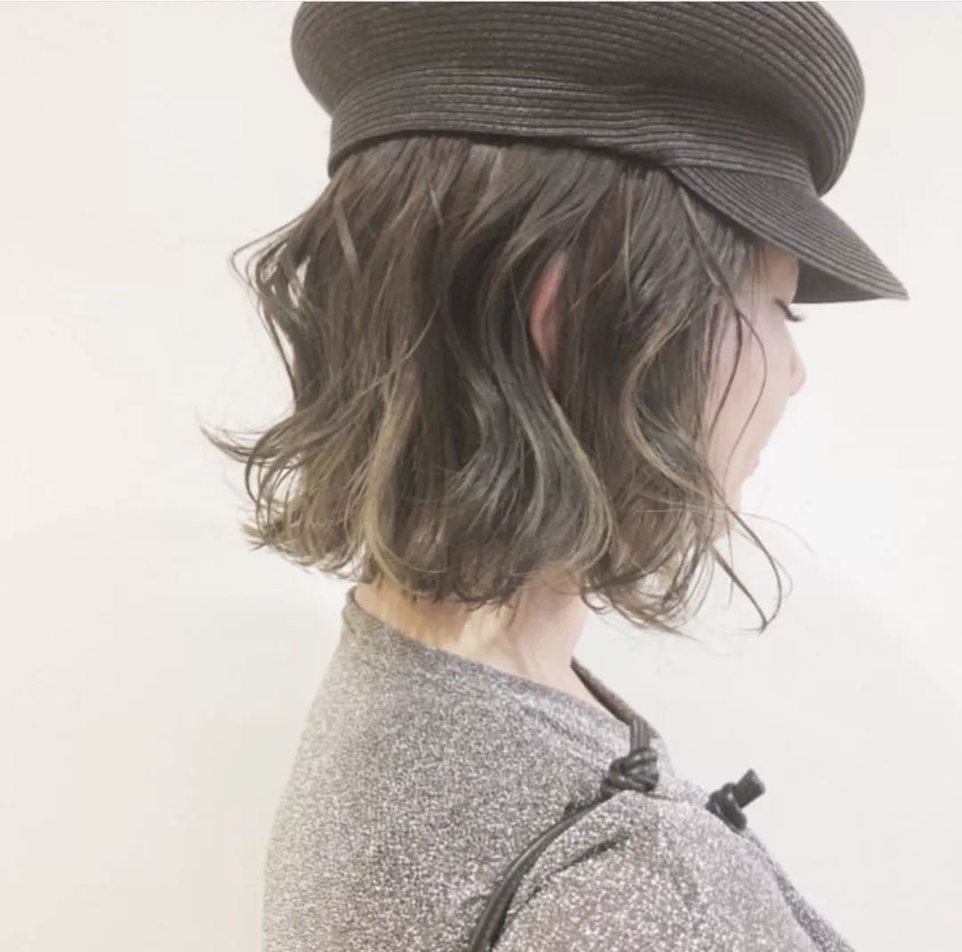 发型欣赏——适合戴帽子的短发