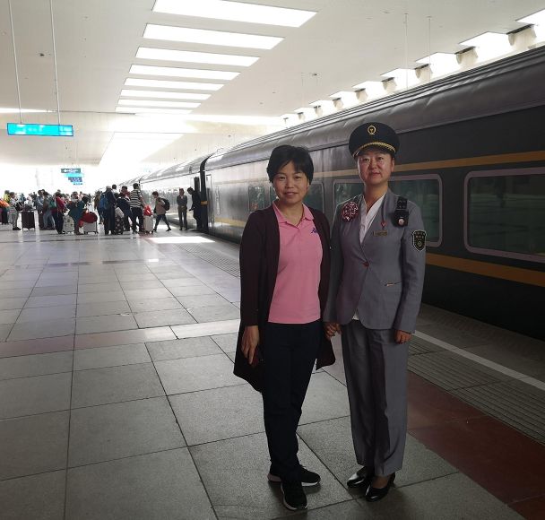如今是西宁客运段宁藏车队第五包乘组z6801/z6802次列车的列车长