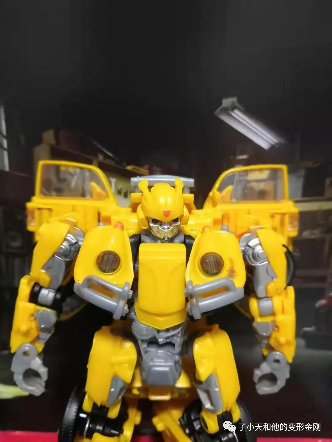 【评玩具】子小天:movie杨测评《变形金刚 ss24&25,大黄蜂与大