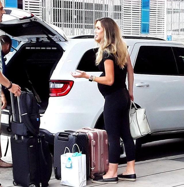 原创爱运动女人孕期轻松特朗普家最美儿媳挺孕肚穿紧身衣无压力