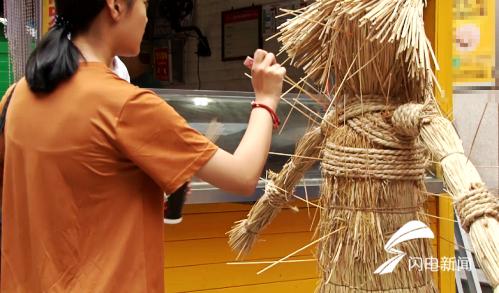 潍坊这仨"环保能手"一天收集1万根废弃竹签