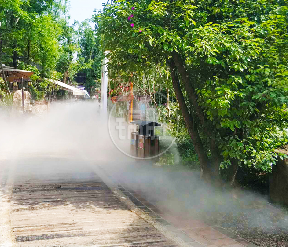 人造雾庄园,云雾蓝天融于一景,水景喷雾造景降温