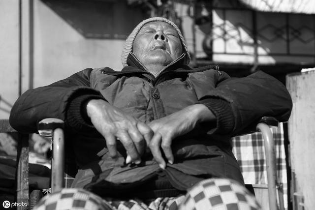 脑萎缩这种病基本上可分为四个病变期