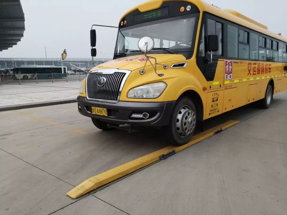 【西海岸温馨校车】安全机务技术哪家强 且看校车驾驶员展技能