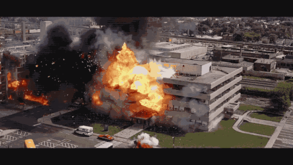 gif搞笑趣图:你剪到我的肉了,你就不能小心一点嘛?