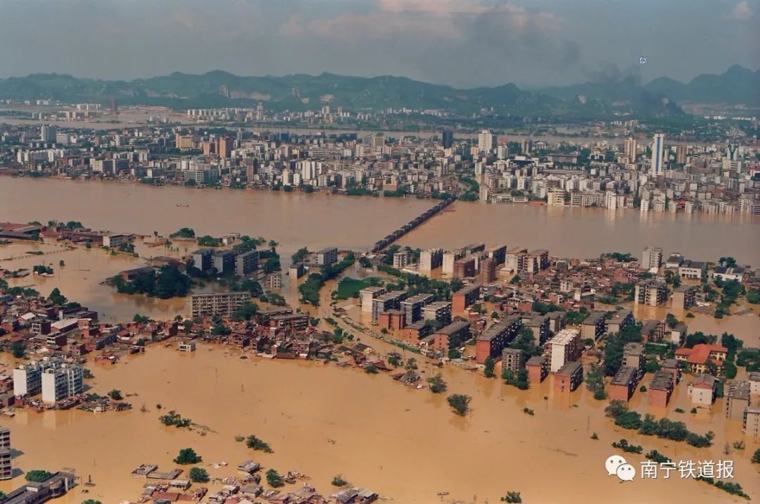 1996.7.19抗洪照片公开!23年前的今天,柳州人忘不了_洪水
