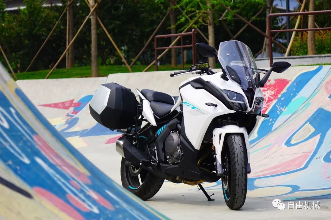 城市休闲新选择春风650gt试驾丨把玩