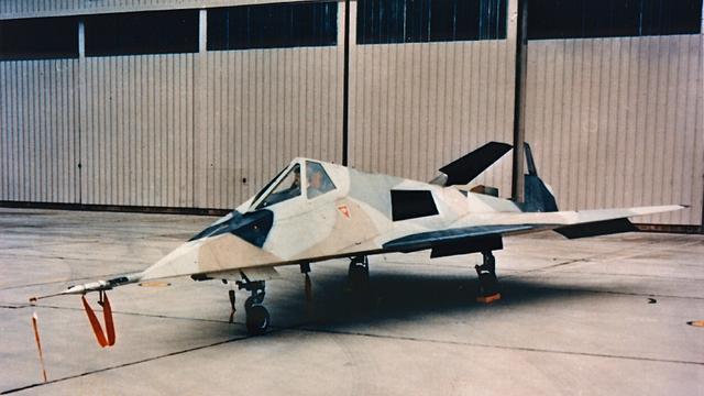 独孤求败美国最强轰炸机首飞30年中俄至今没有同款