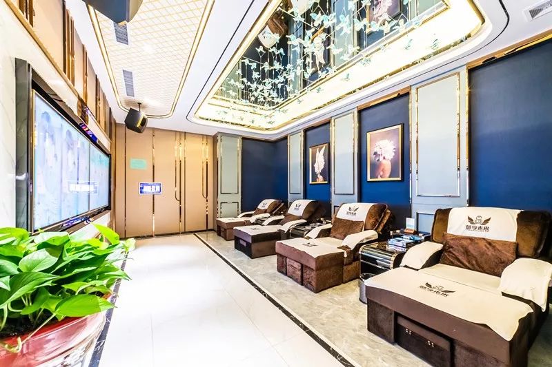 四海唐人街对面足浴ktv嗨玩新招式现79元抢362畅享未来k歌沐足单人