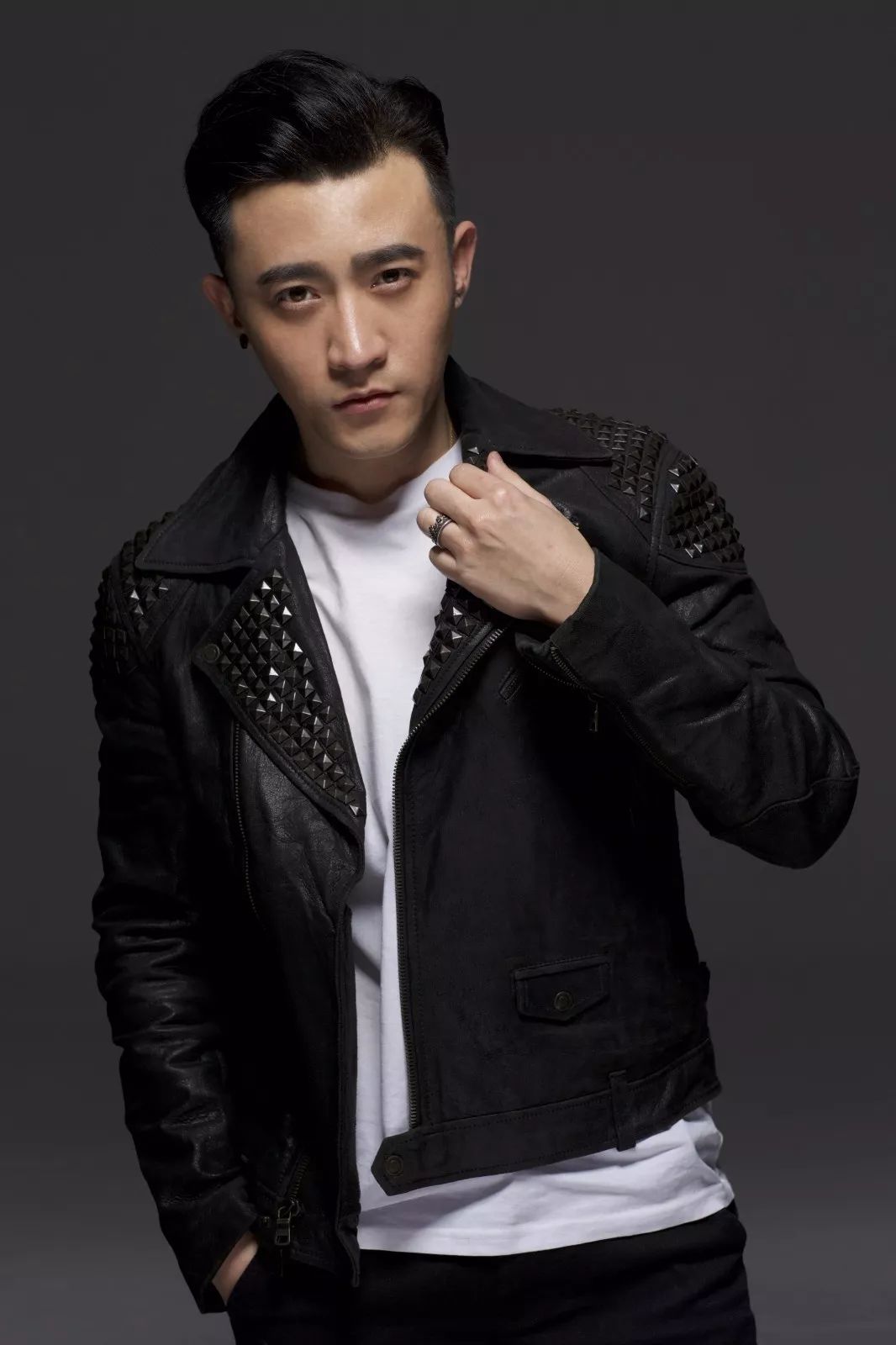 金池中国内地女歌手,演员▼金志文中国内地唱作型艺人▼郑棋元"音乐剧