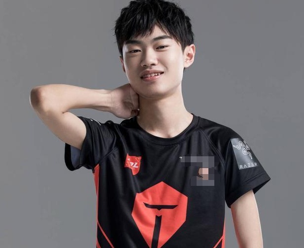 lol:knight高端局一通乱杀,20分钟6神装,网友:不拿王者当人?