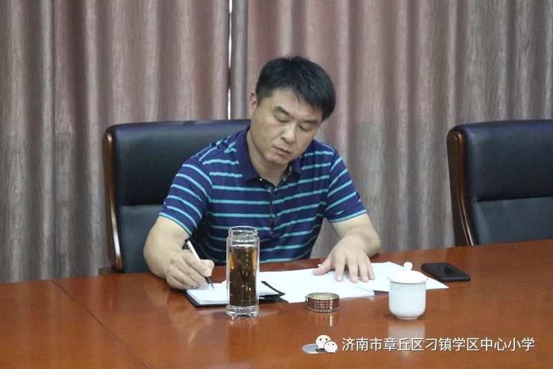 刘国兴局长就学校教育资源整合,学区制改革,校长职级制,班主任待遇等