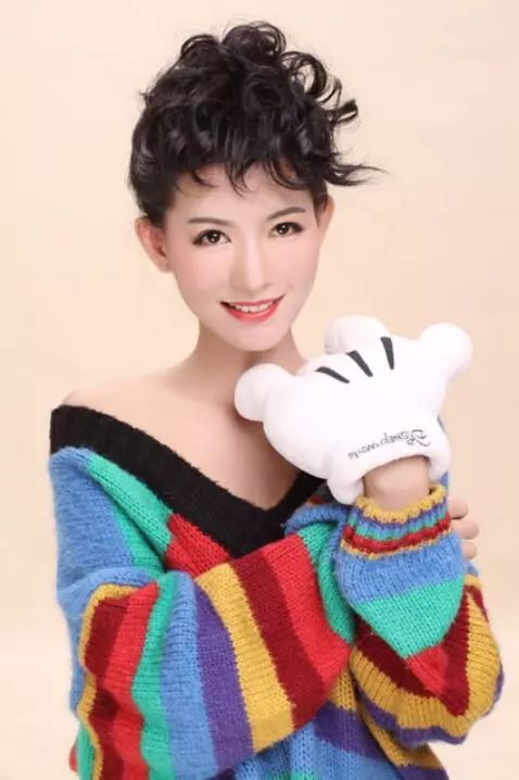 号外号外兴业本土歌手谢有才与香港歌手黄凯芹群星演唱会在玉林开唱