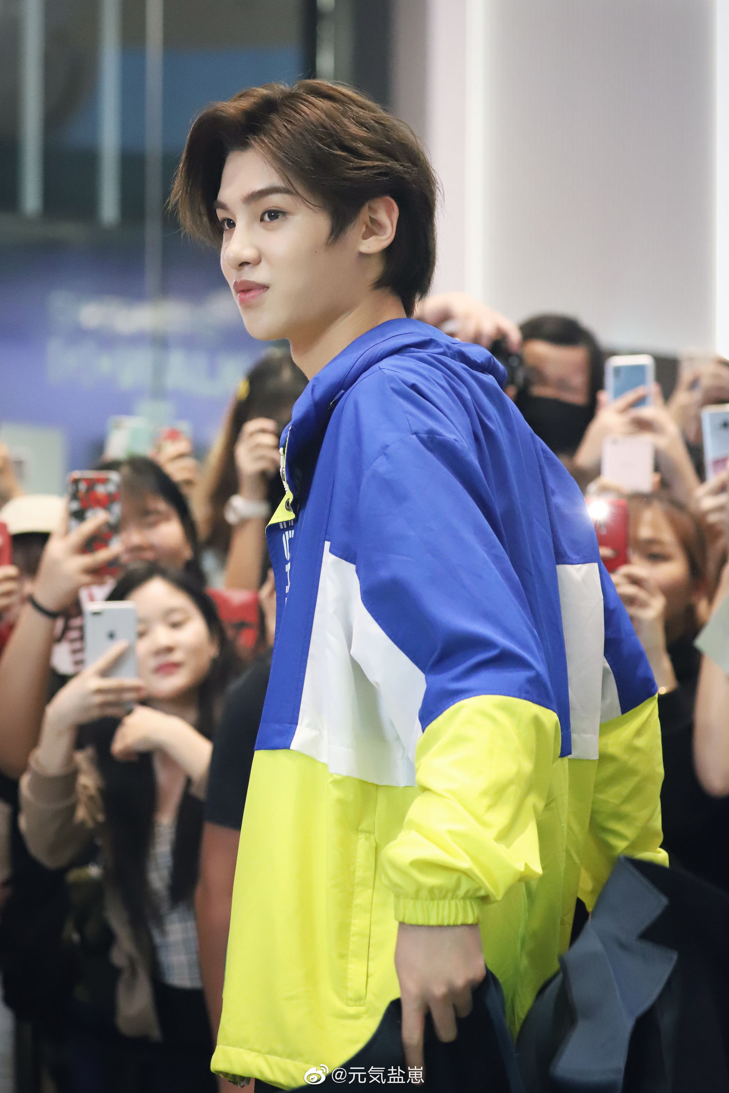 小贾去了一趟新加坡之后……真实身份隐藏不住了!_justin