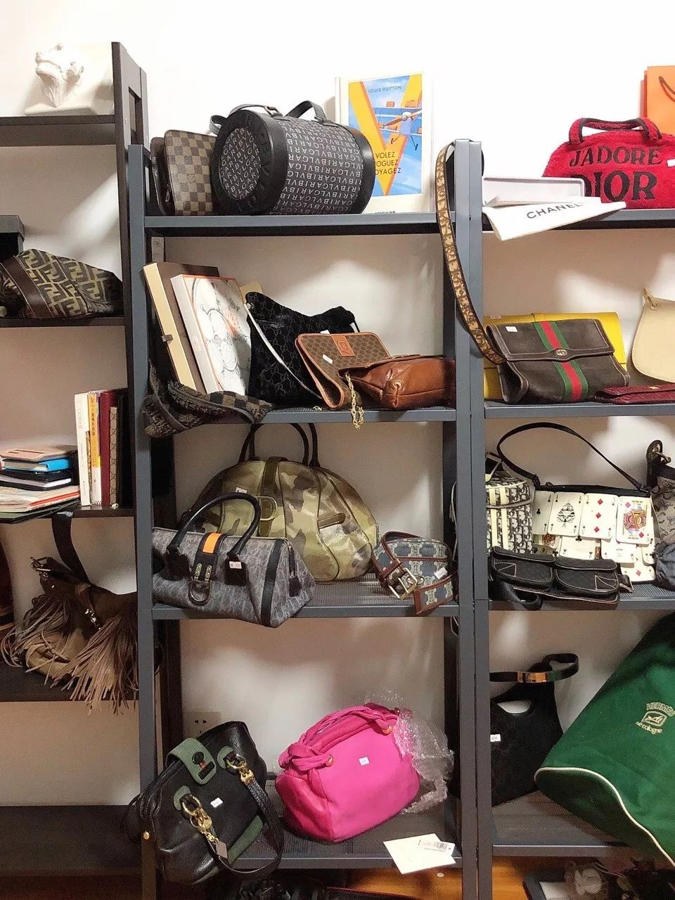 白菜价拥有香奶奶魔都这些时髦中古店才是真正令人无法自拔的宝藏店铺