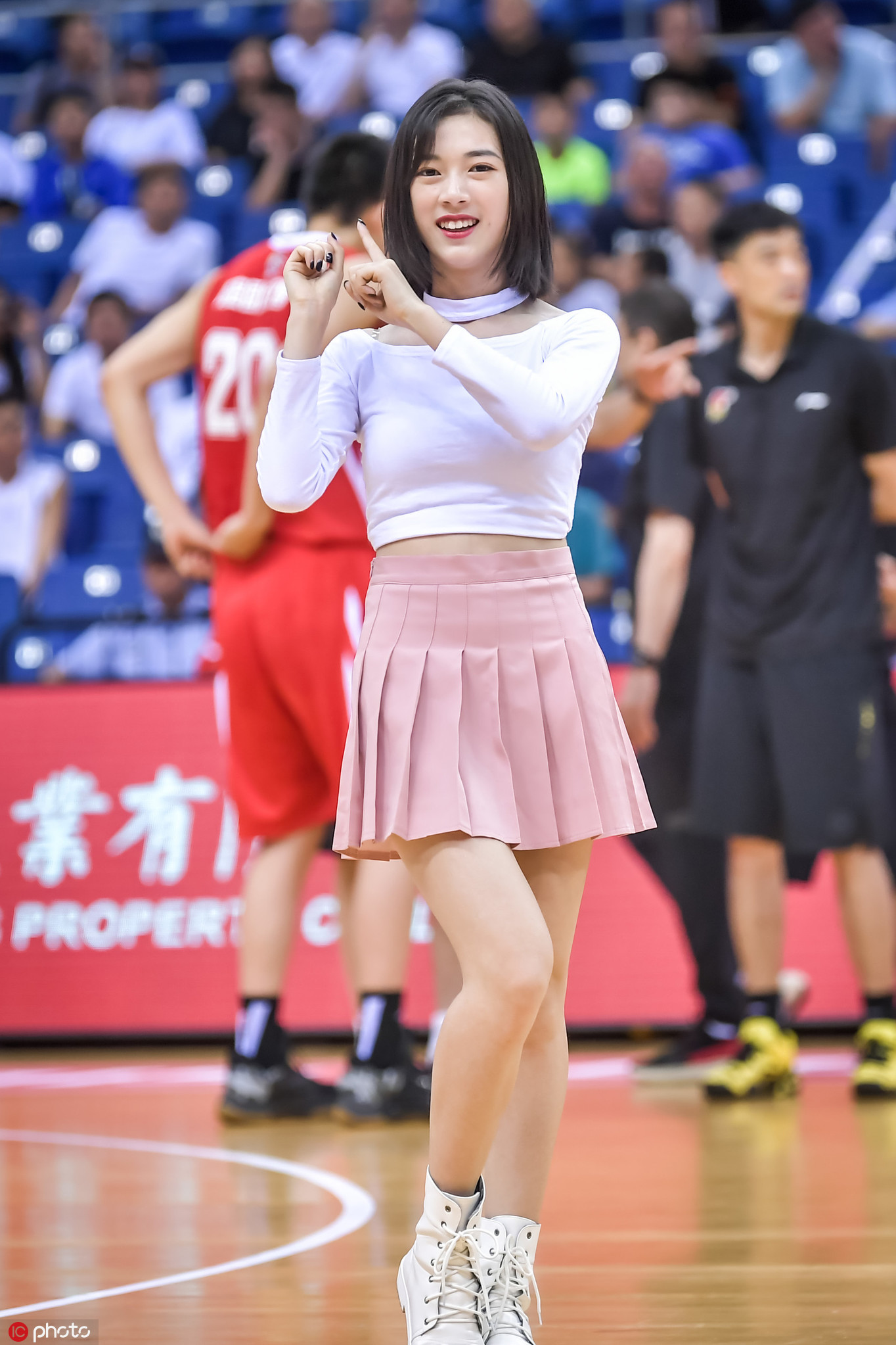 青春养眼感受下cba夏联青岛站宝贝的热舞活力吧