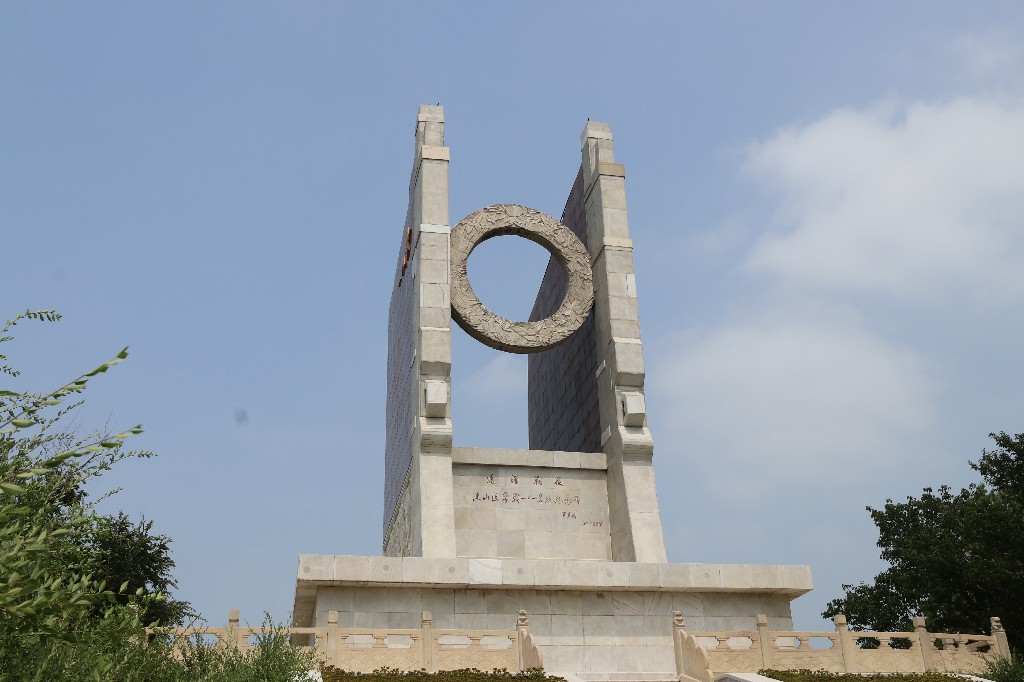 黑山县位于辽宁省西部,锦州市东北端,是沈阳国军撤往营口的重要通道.