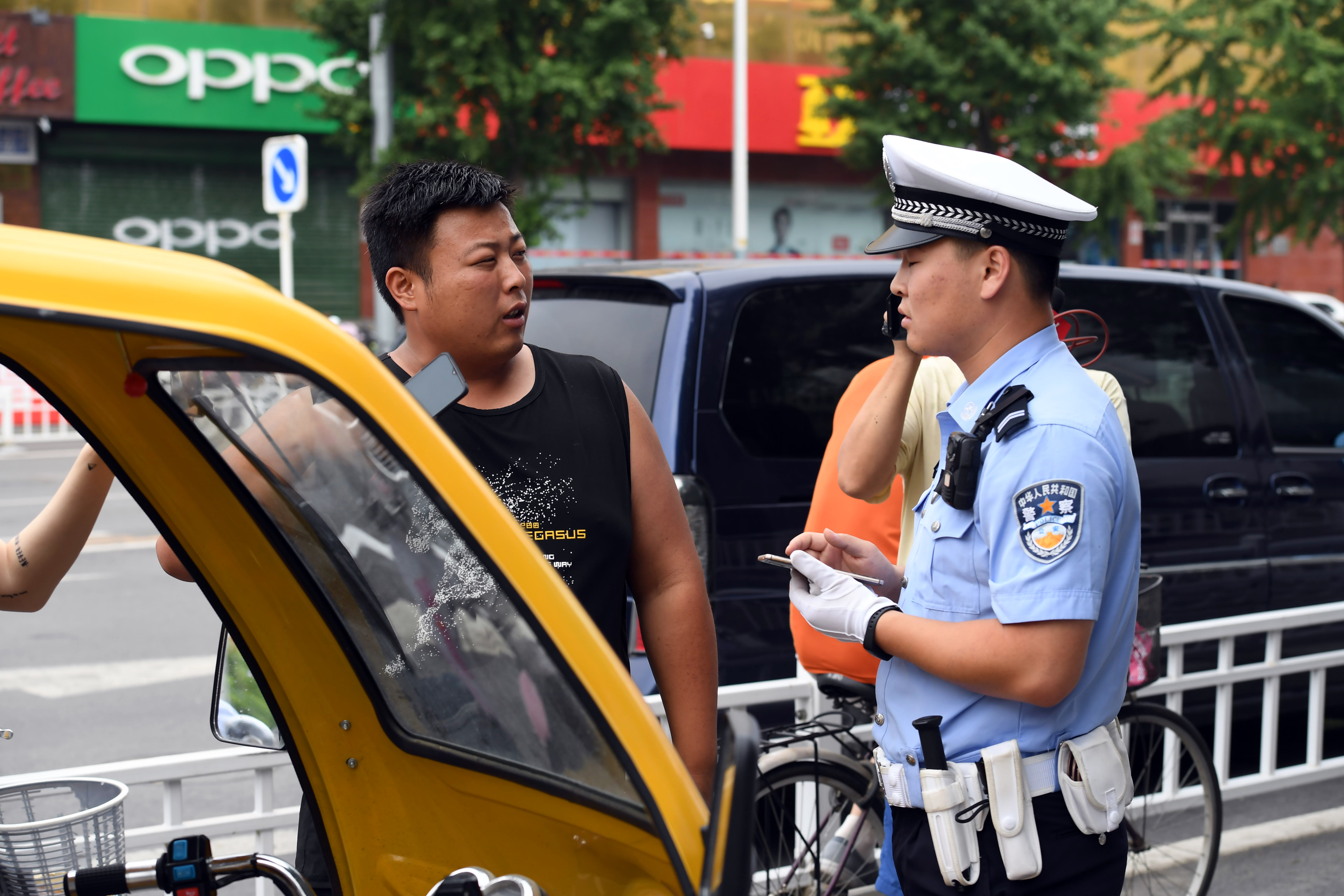 快递员,外卖小哥交通违法 北京交警将直接向企业通报
