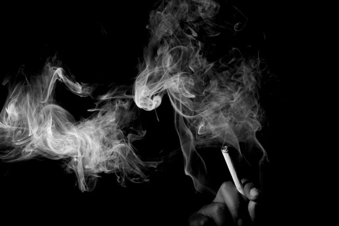 而烟焦油则是伤害肺的罪魁祸首烟雾中的一氧化碳可使人体缺氧足以让