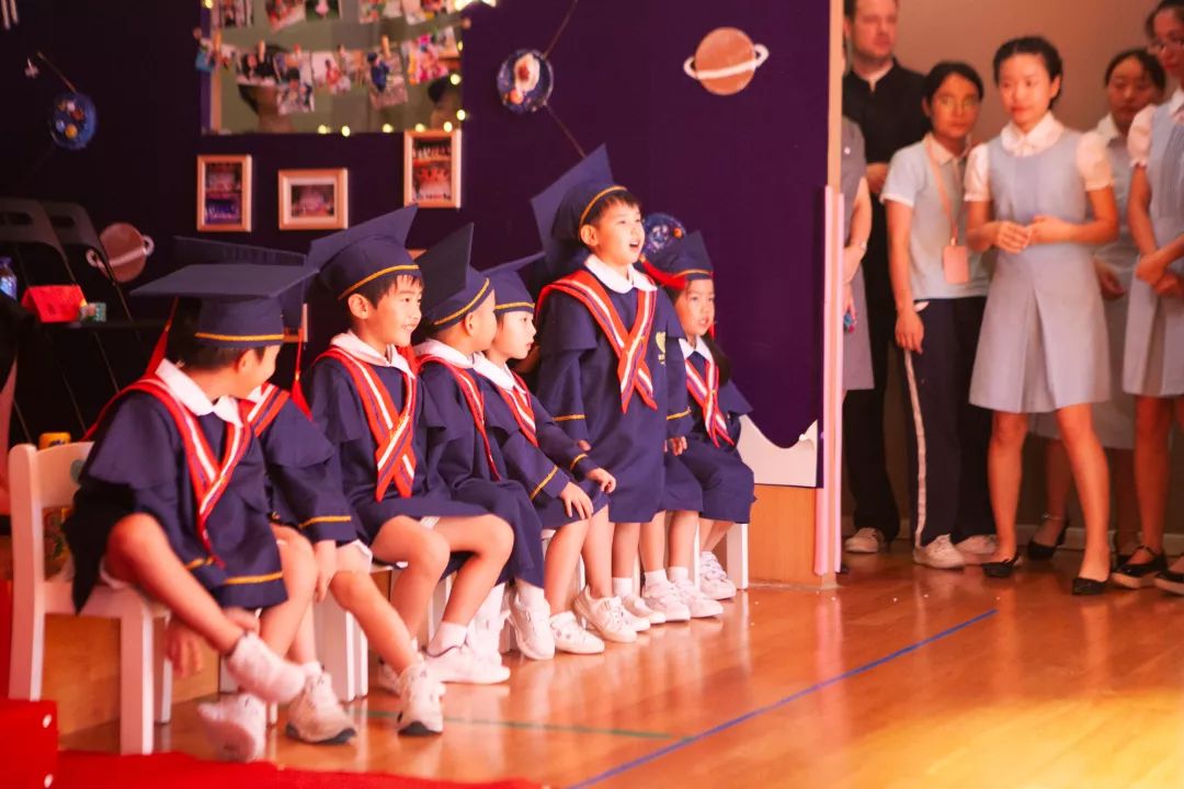 万汇学子 梦想起航 ——万汇幼儿学府第六届毕业典礼_孩子