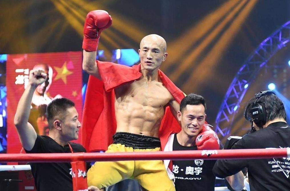 最新，武僧一龙罕见获拳迷一致认可，看看在他身上发生了啥事_中国