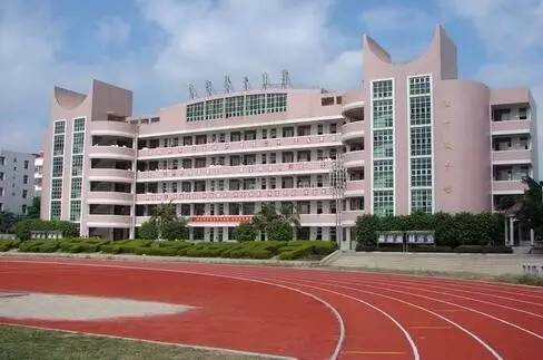 剩余47个招生名额;英林中学已自主招生362人,剩余50个招生名额;晋江