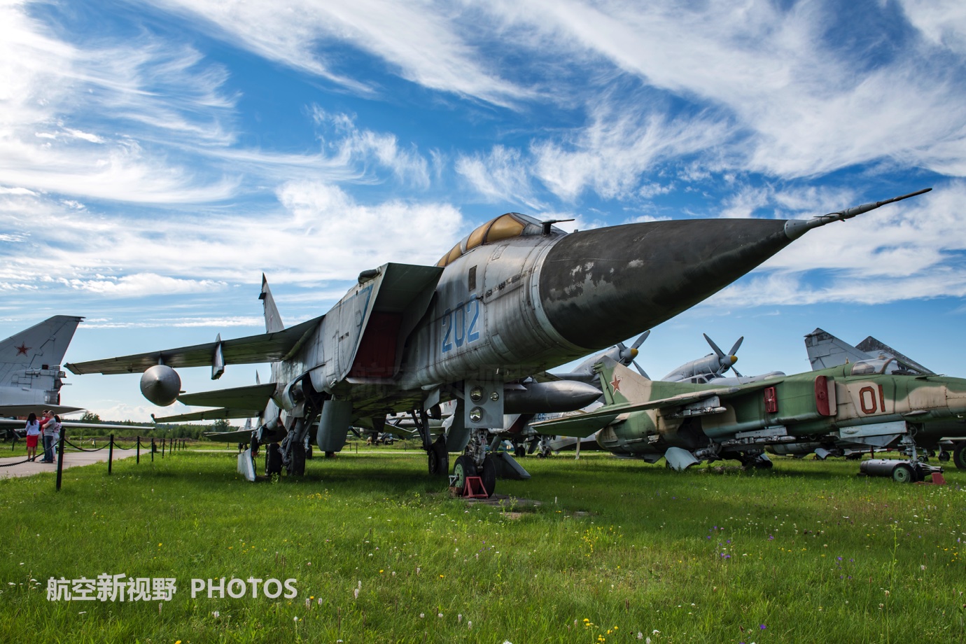 俄罗斯战机暴力美学的经典米格31重型截击机高大威猛做工粗糙