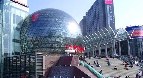 她就是曾经的——光谷大圆球这里还将会诞生一颗璀璨的"水晶球"呼应