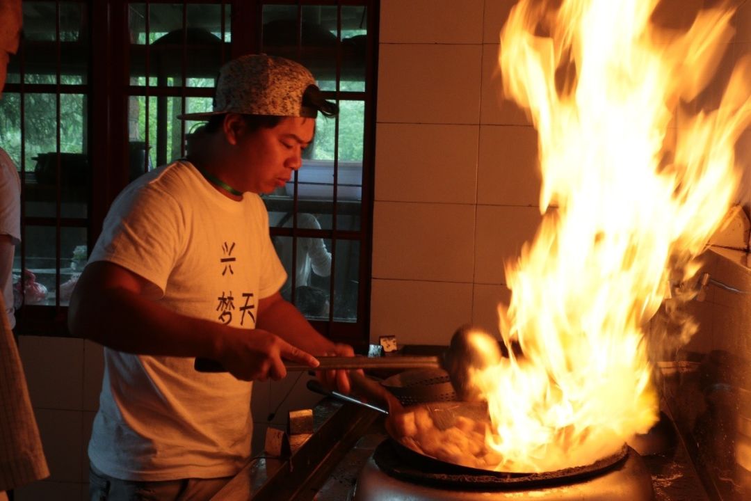 80后上海水果外卖王月销9000单曾是借钱交房租的厨师