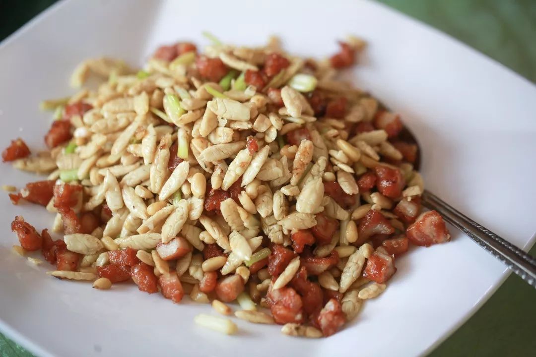 榄仁炸得刚刚好,即使放过小一段时间也酥脆依旧.