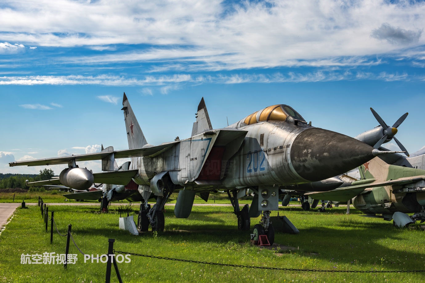 俄罗斯战机暴力美学的经典 米格-31重型截击机 高大威猛做工粗糙_性能