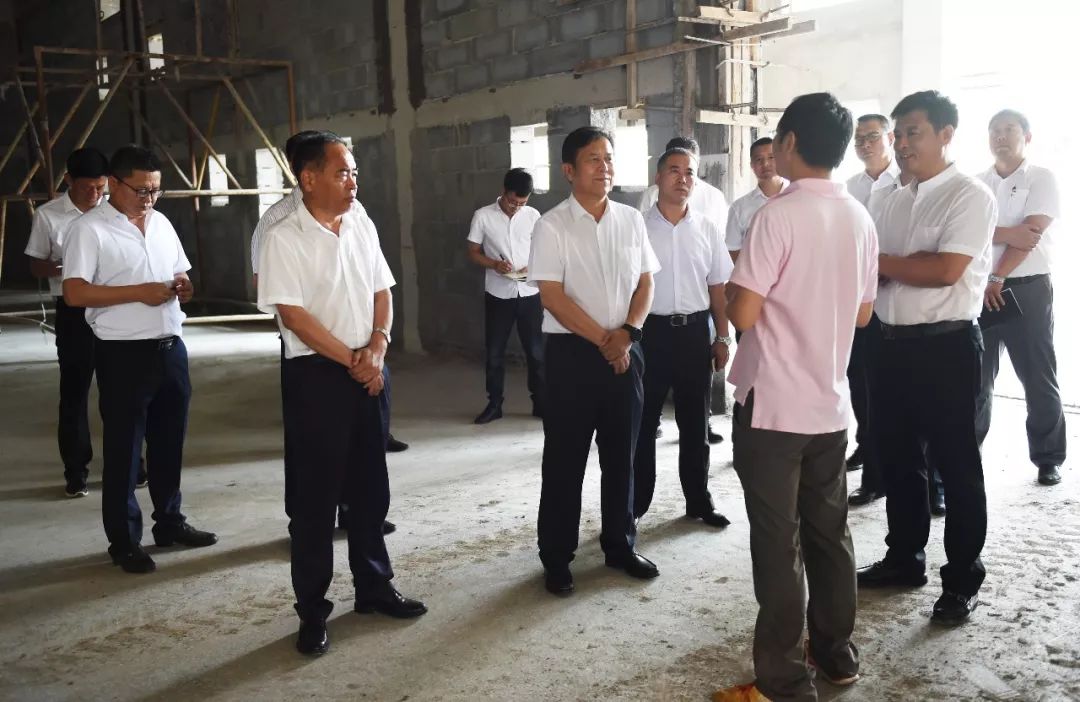 加快建设加速达产纪凯平率队开展全区项目巡检