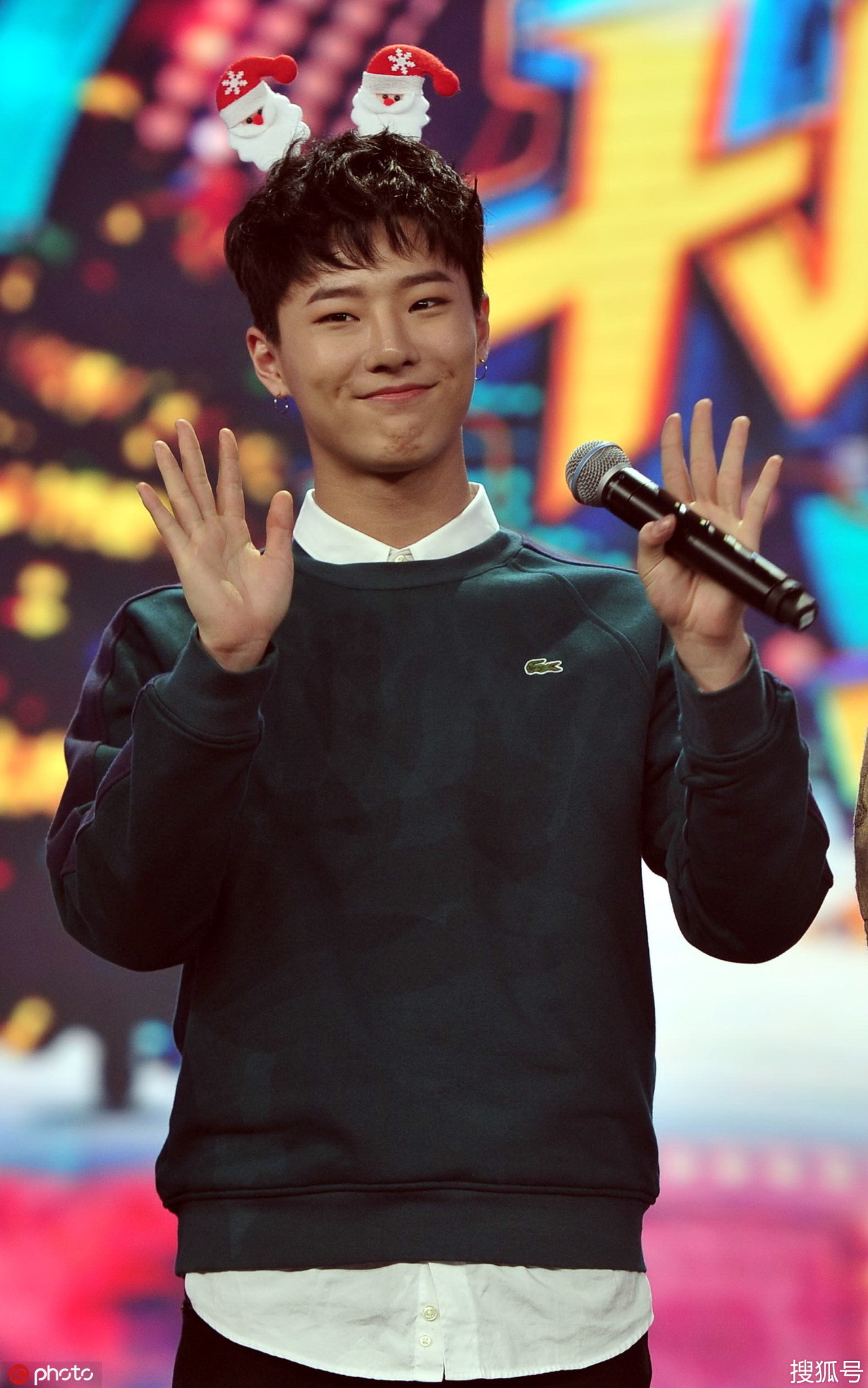 由中国成员王一博,李汶翰,周艺轩,韩国成员金圣柱,曹承衍而组