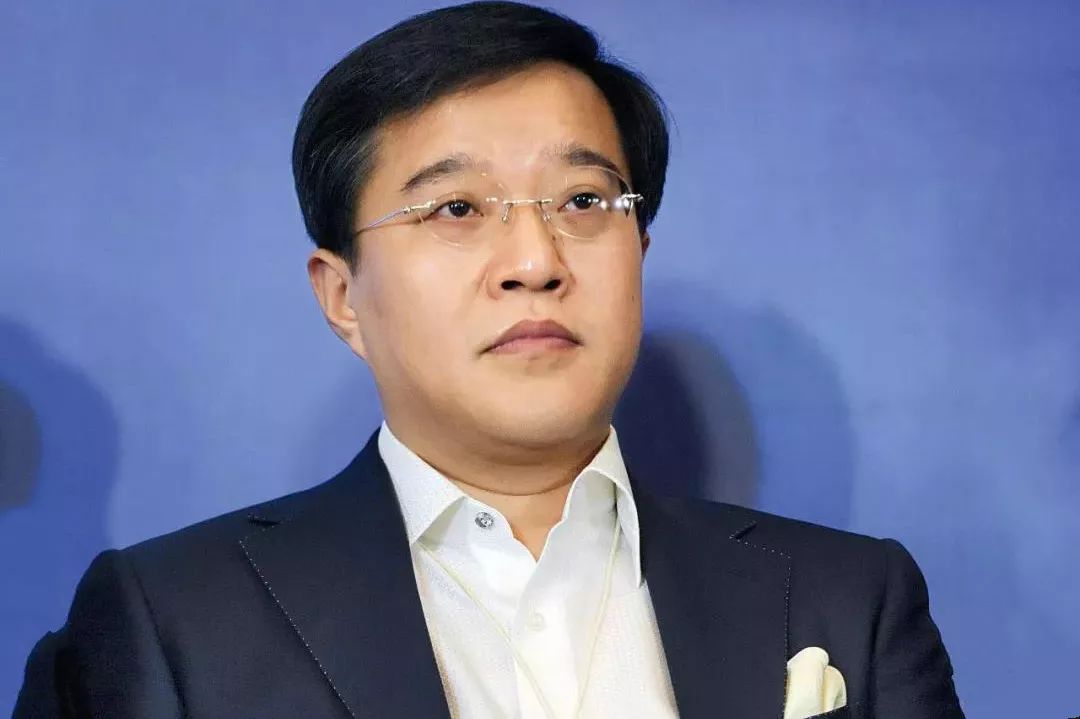 提起鲁伟鼎,也许有些生疏,但是最近,这位万向帝国48岁的接班人,鲁冠球