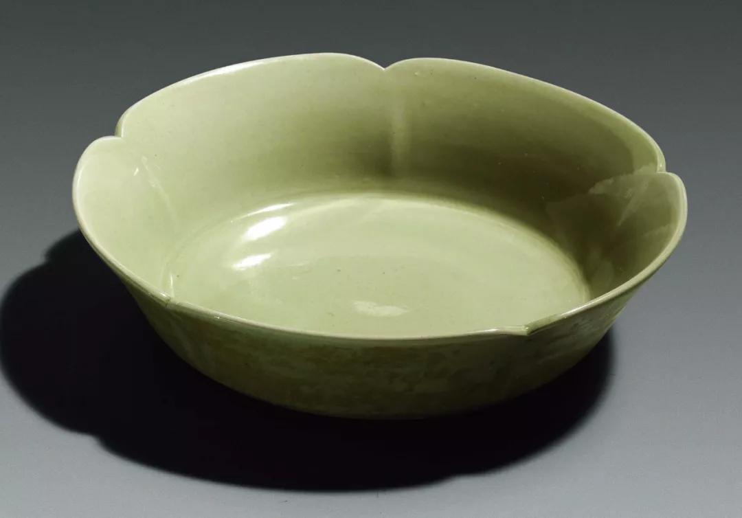 【鉴赏】越窑秘色:玉石之润_青瓷