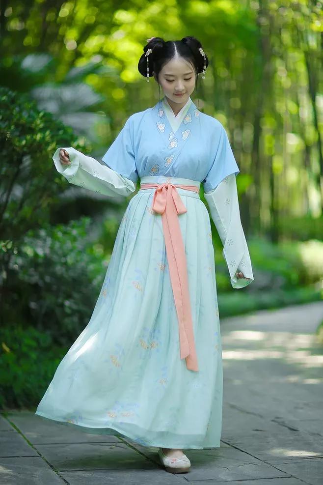 炎炎夏日到底穿什么汉服才合适呢