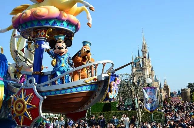 迪士尼有201000人在假装开心