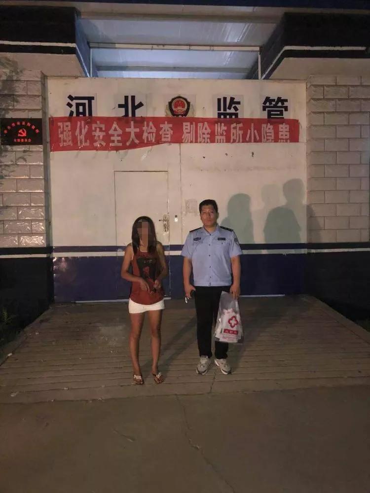 真丢人40岁妇女在唐山某医院附近卖淫被抓67