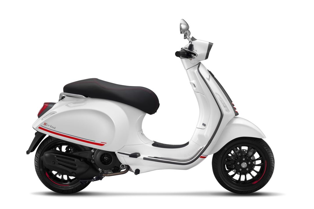 vespa 2019 sprint 碳纤风格版,欢迎预定