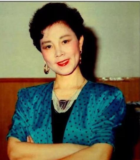 阿庆嫂洪雪飞命殒戈壁始末