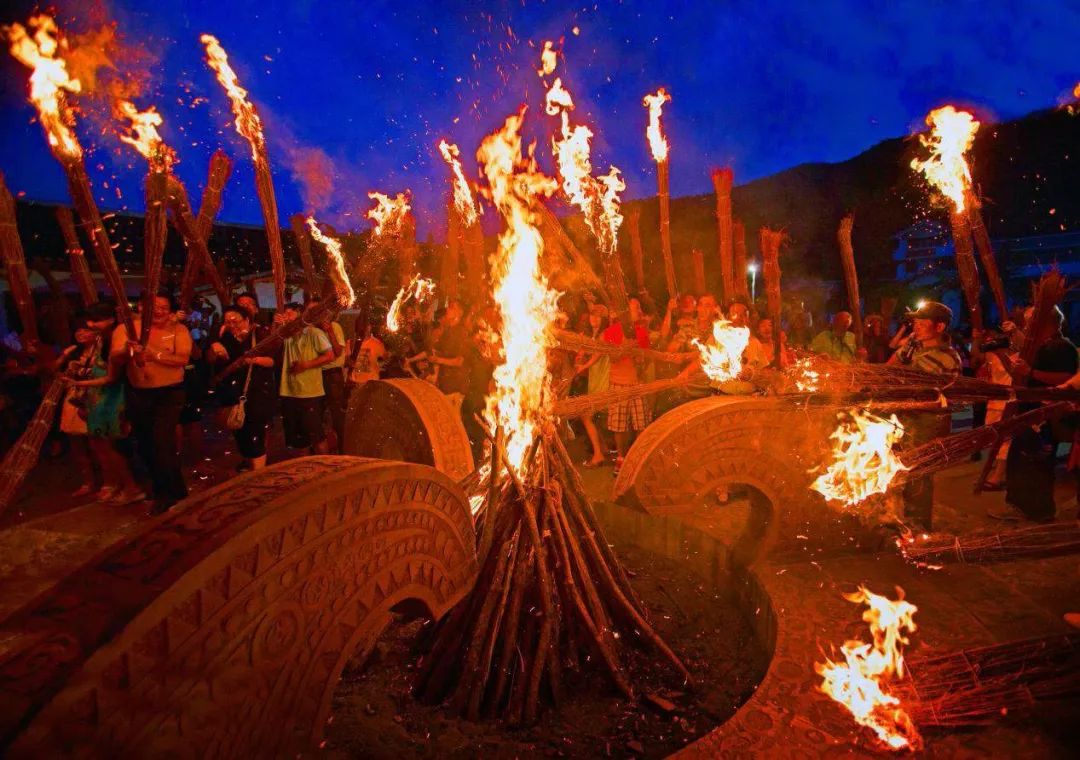 火把节西昌玩火约约约