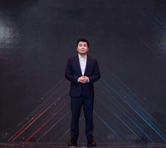 原创edg老板土豪石锤疑似为战队买私人飞机还曾捐款一个多亿