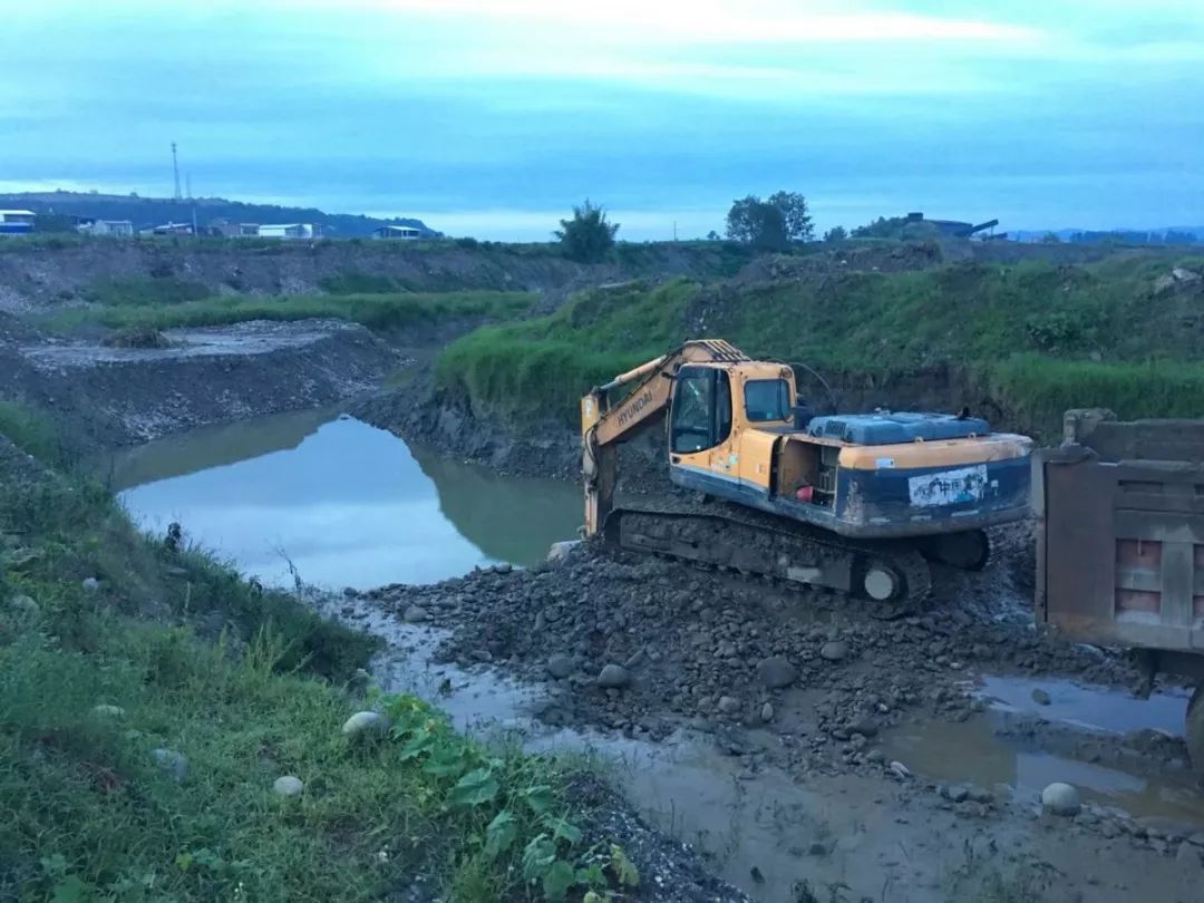 三台一团伙非法盗采砂石上万方,遭抓!